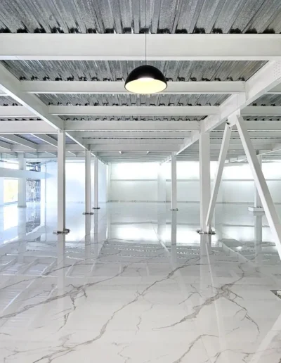 Espacio Grande Oficinas Lado Banos